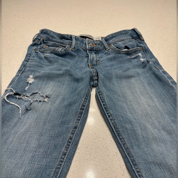 Hollister Blue Straight Distressed Jeans, size 25 x 31 - Picture 5 of 8